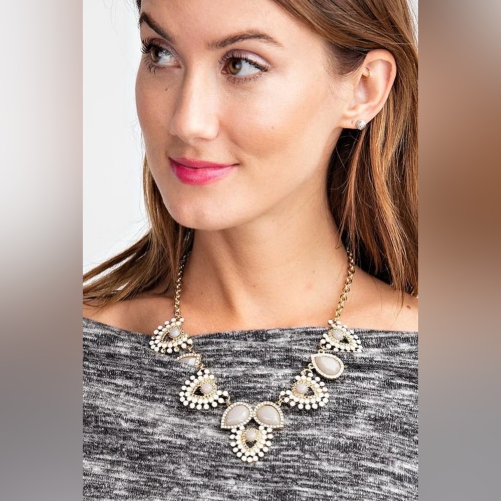 Elegant Gold, Green & White Statement Necklace - Picture 2 of 12